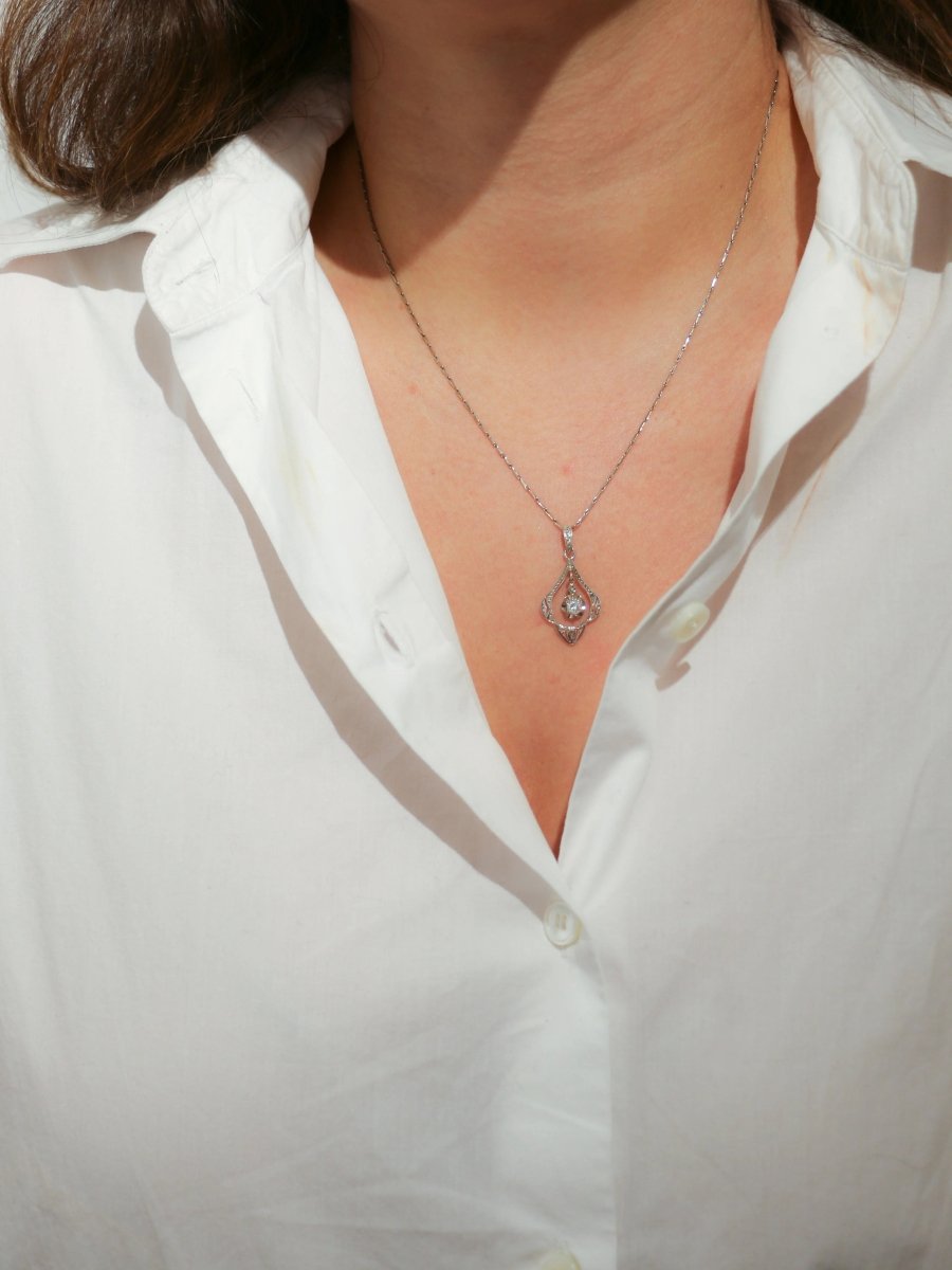 Collier Art-Déco en or et diamants - Castafiore