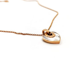 Collier BULGARI "Cuore" en or rose et nacre - Castafiore