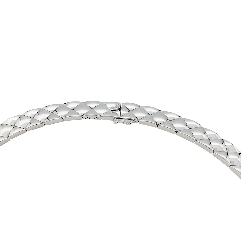 Collier CHANEL "Matelassé" en or blanc - Castafiore