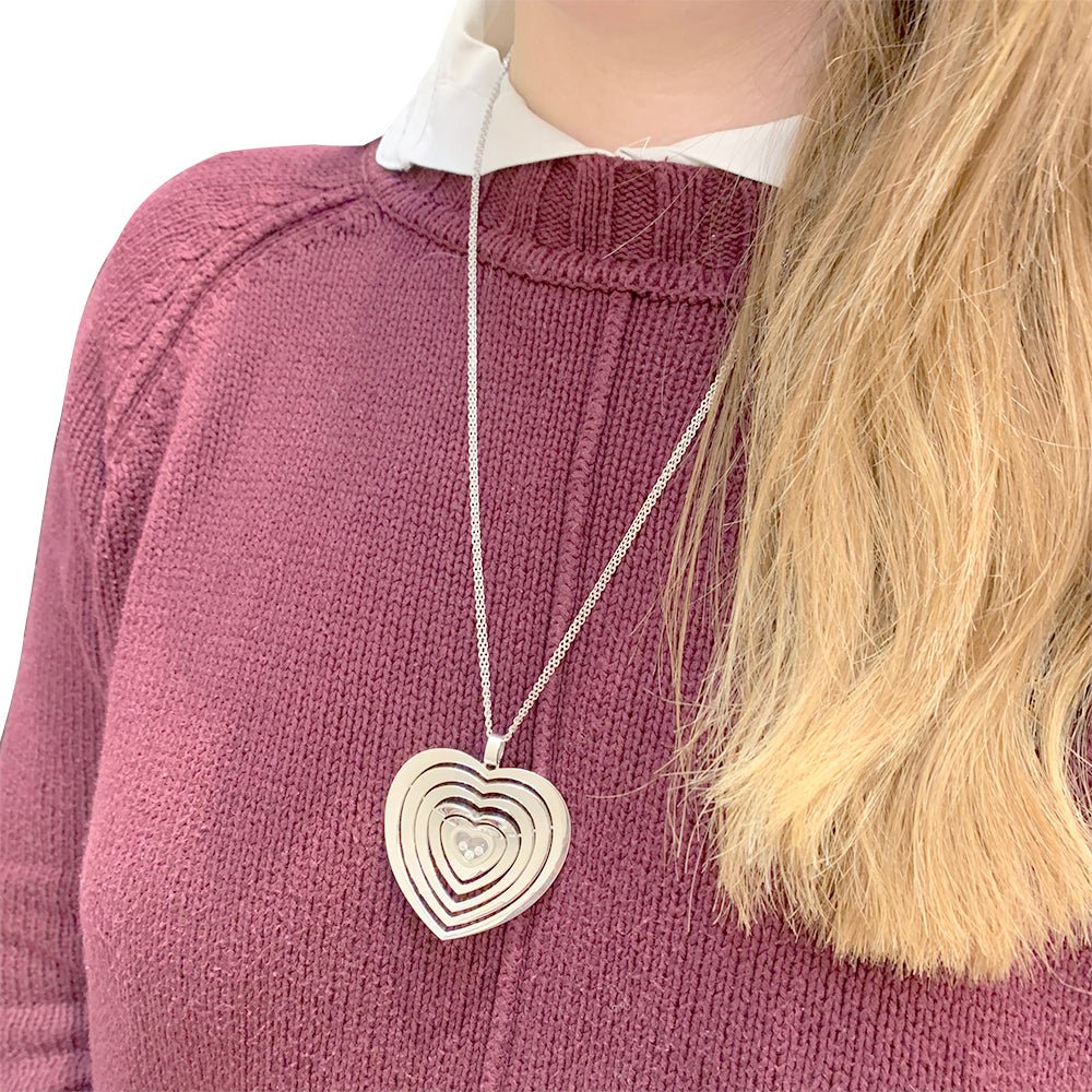Collier CHOPARD, "Very Chopard Coeur" en or blanc et diamants - Castafiore