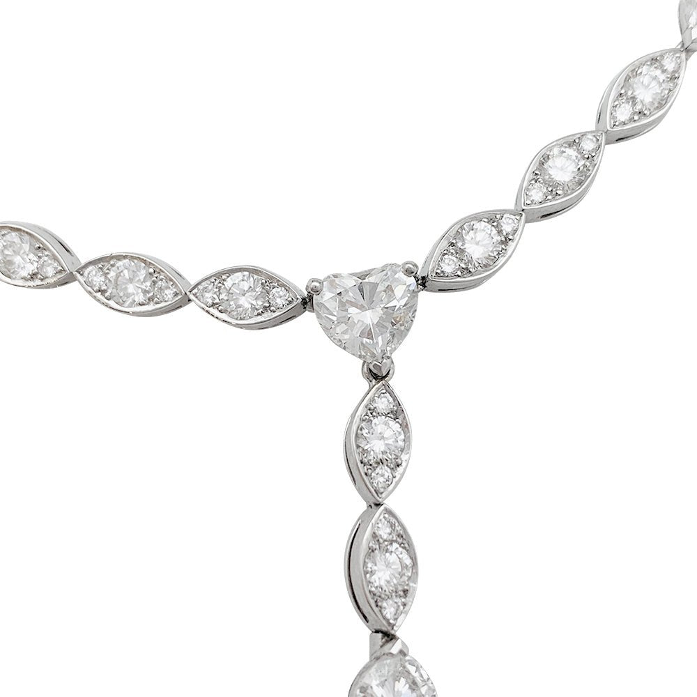 Collier cravate CARTIER, "Amour", or blanc, diamants, perle de Tahiti - Castafiore