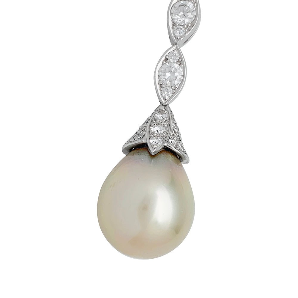 Collier cravate CARTIER, "Amour", or blanc, diamants, perle de Tahiti - Castafiore
