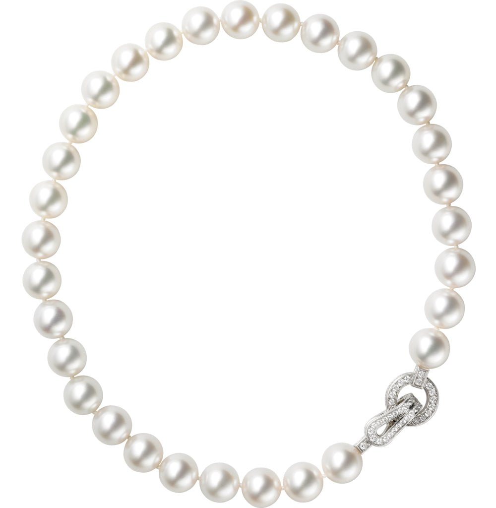 Collier de perles CARTIER collection "Agrafe", fermoir en or blanc et diamants - Castafiore