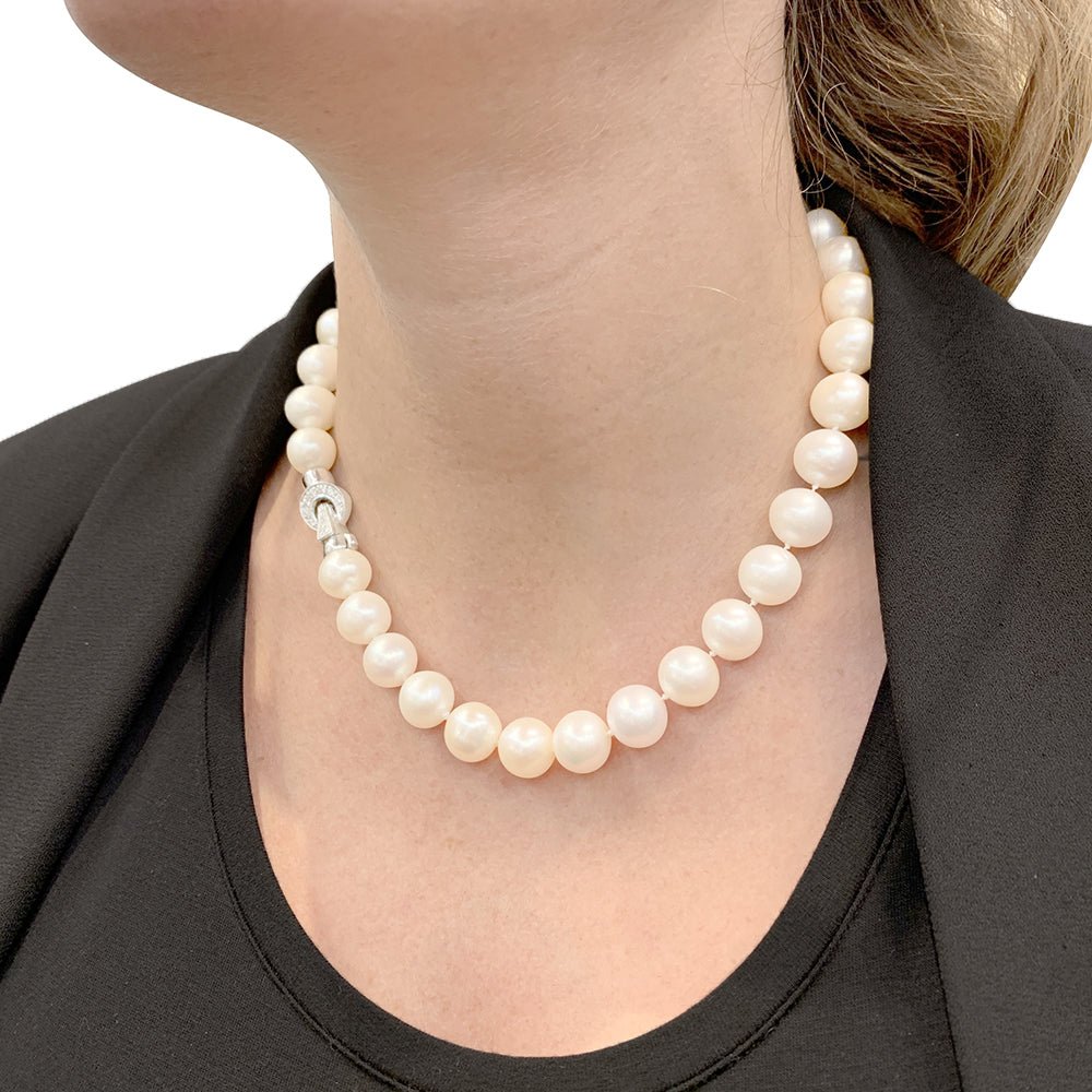 Collier de perles en or blanc - Castafiore