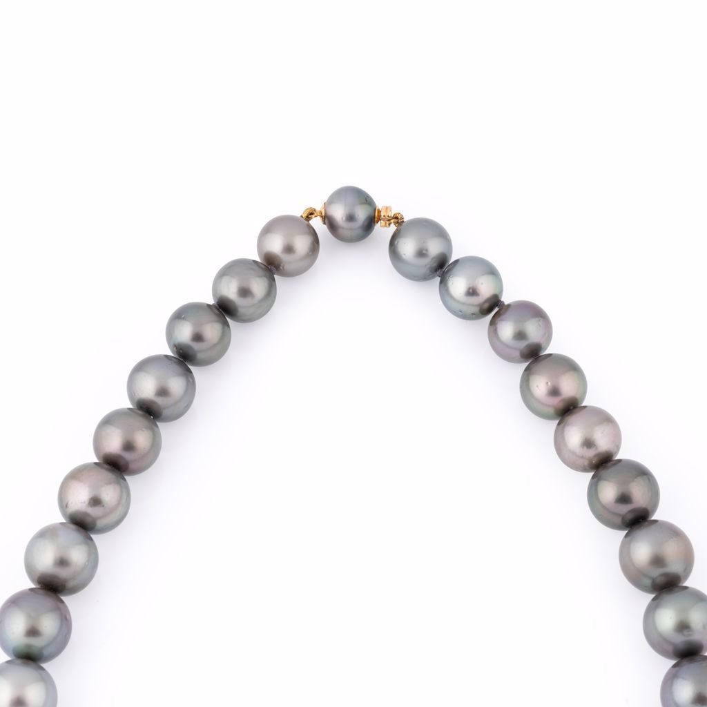 Collier de perles grises - Castafiore