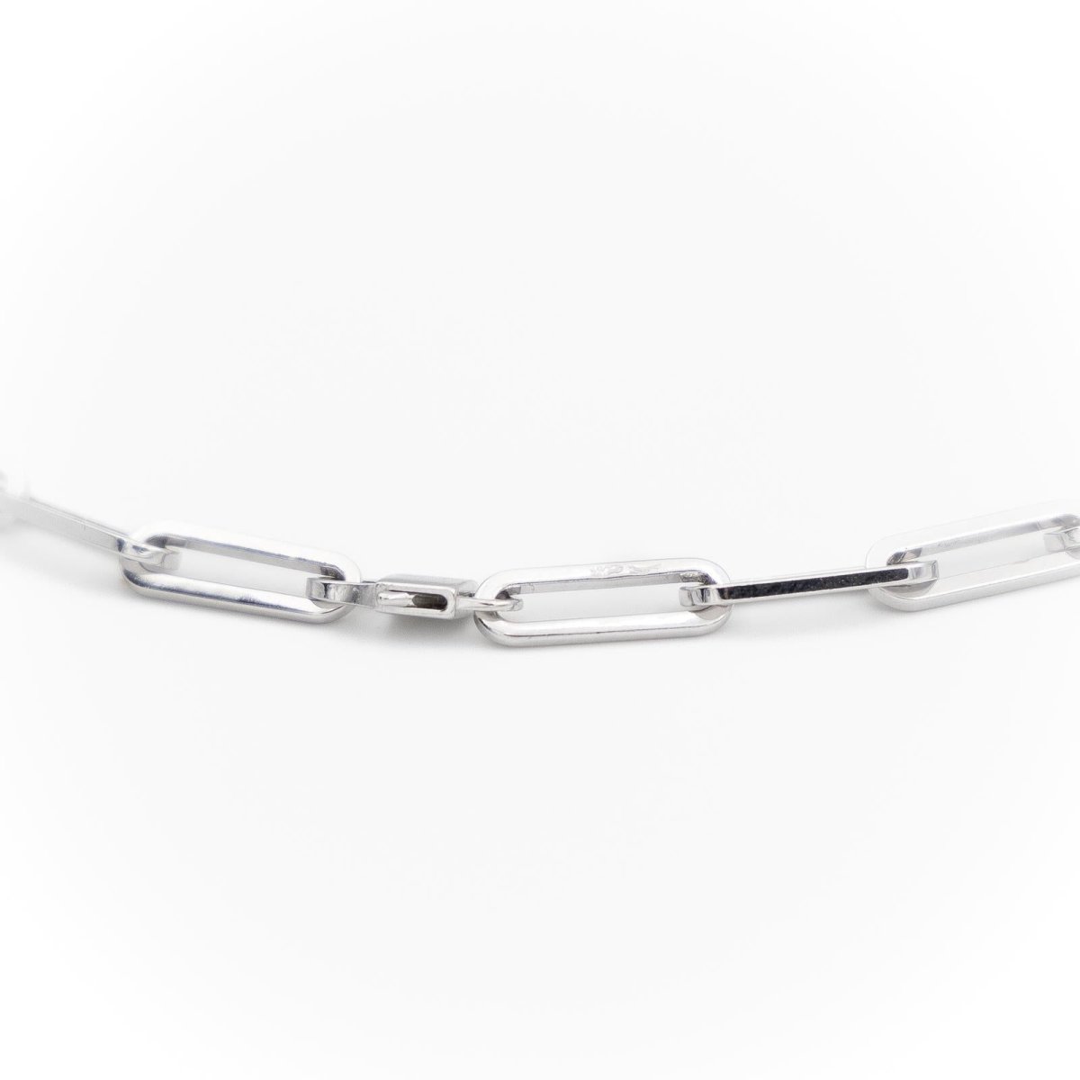 Collier DINH VAN "Menottes" en or blanc et diamants - Castafiore