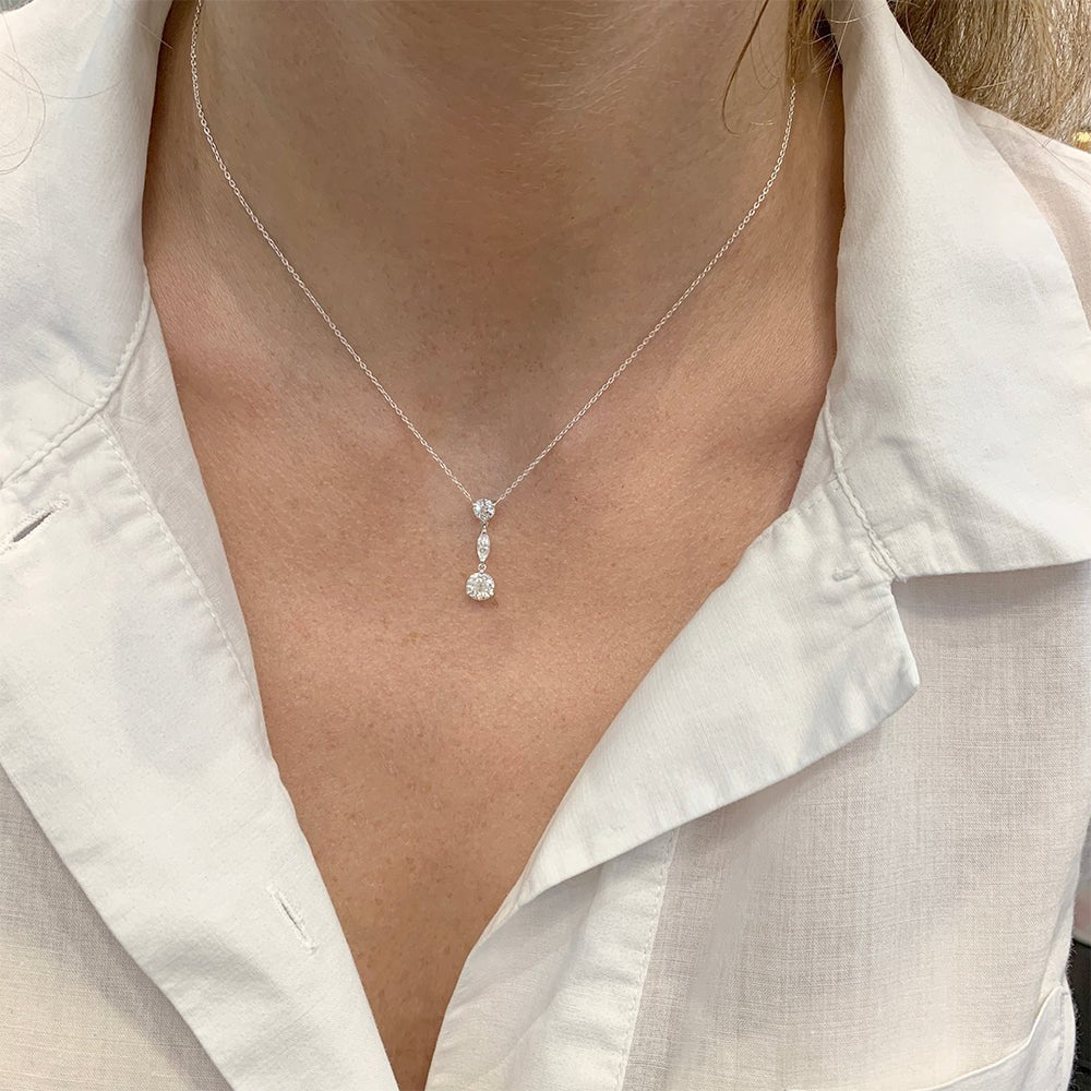 Collier en or blanc, diamants - Castafiore