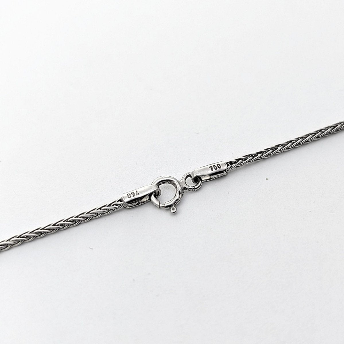 Collier en or blanc diamants et rubis - Castafiore