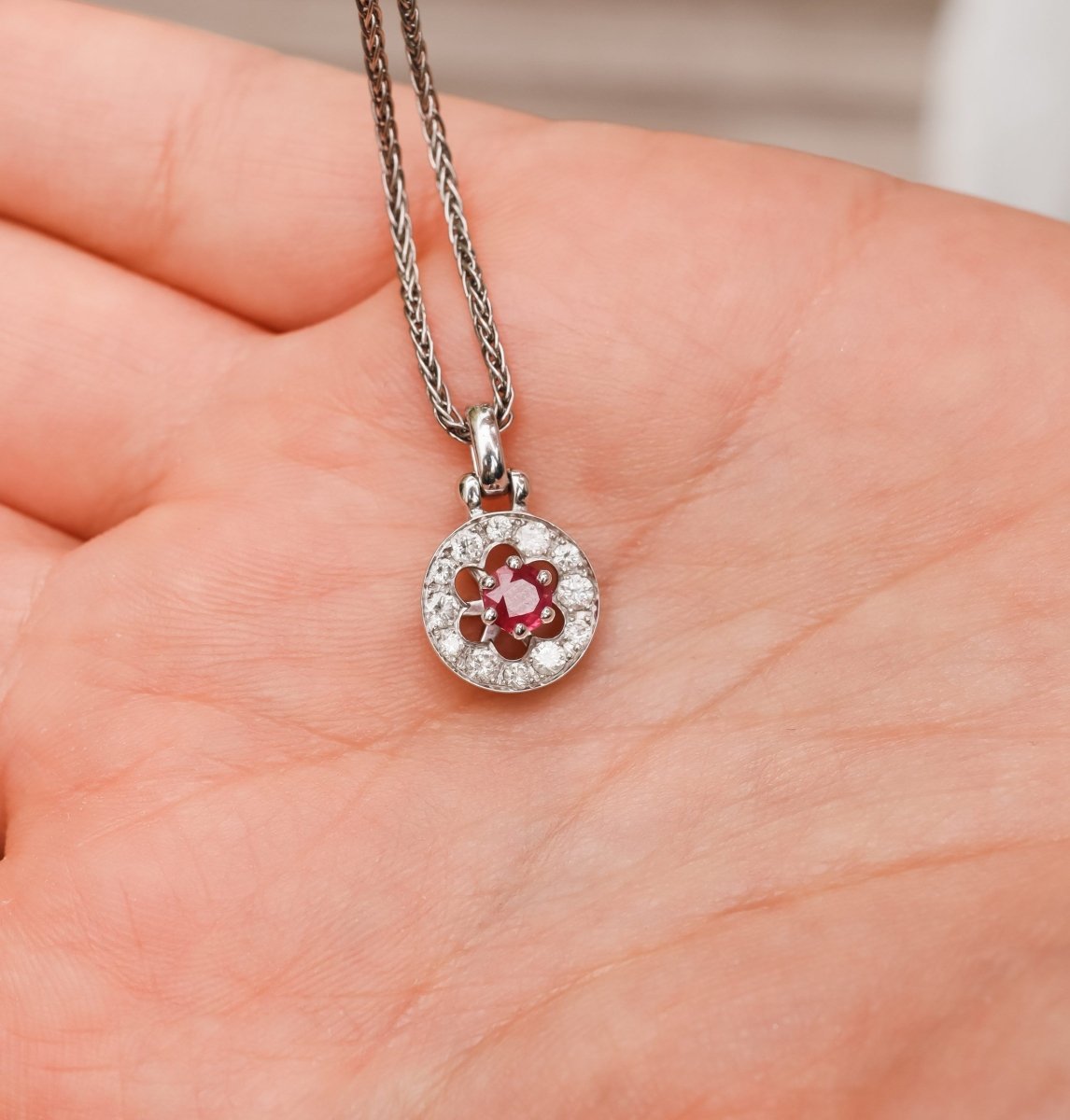 Collier en or blanc diamants et rubis - Castafiore