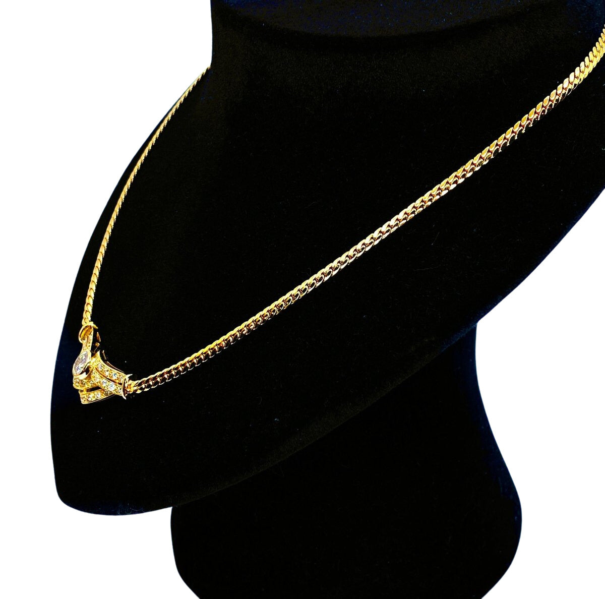 Collier en or jaune 18 carats et motif en diamants - Castafiore