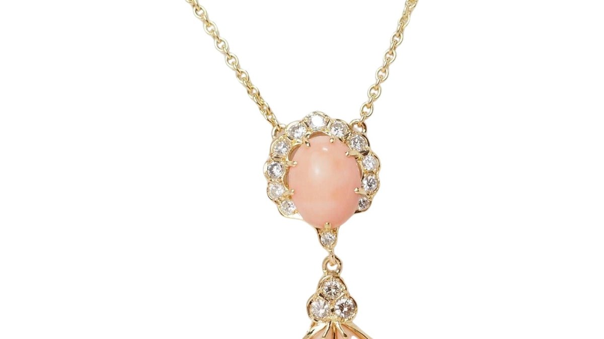 Collier en or jaune, cabochons de corail et diamants - Castafiore