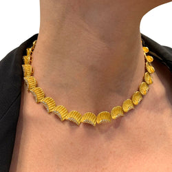 Collier en or jaune et diamants - Castafiore