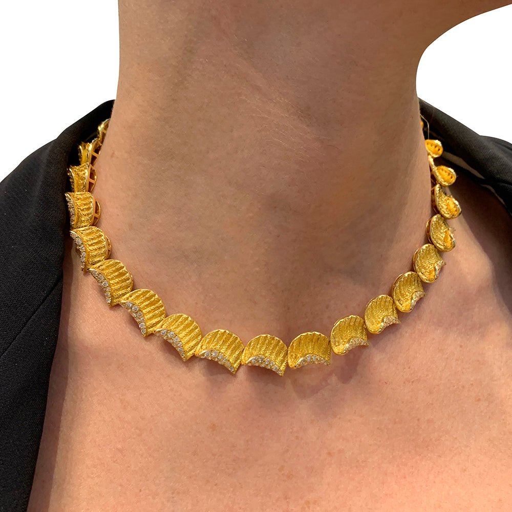 Collier en or jaune et diamants - Castafiore