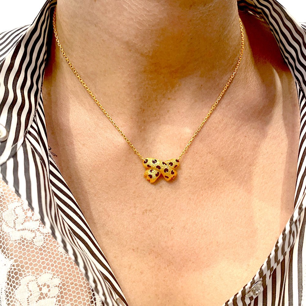 FRED “Ombre Féline” necklace in yellow gold and enamel – Castafiore