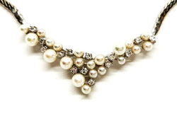 Collier Motif perles et diamants en or blanc - Castafiore