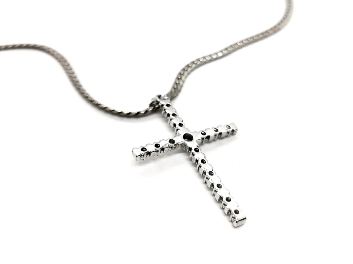 Collier Pendentif croix en or blanc et diamants - Castafiore