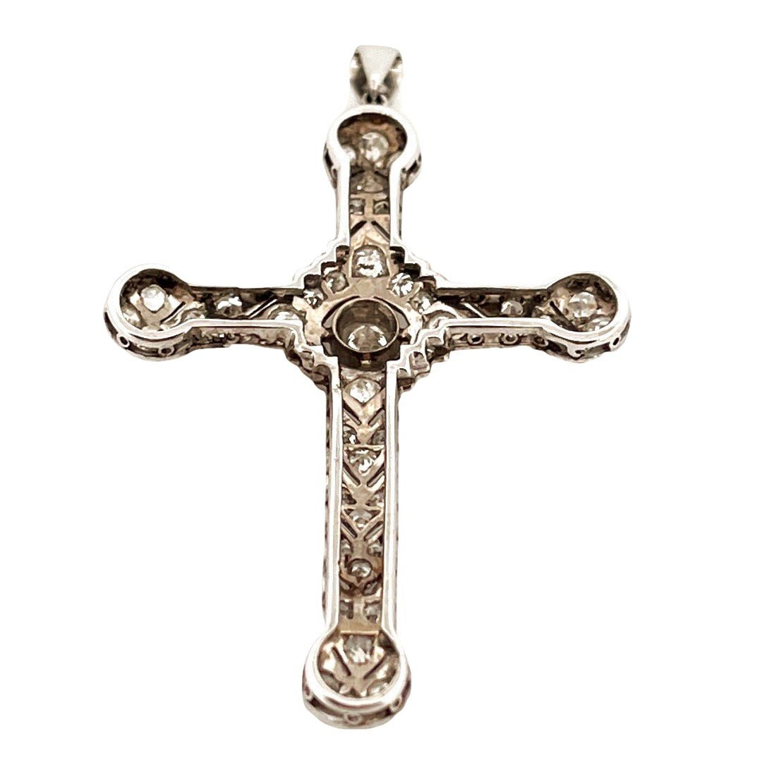 Collier Pendentif Croix en platine et diamant - Castafiore