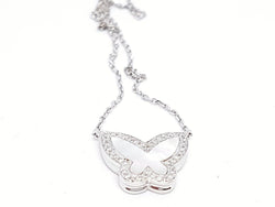 Collier Pendentif papillon en or blanc, nacre et diamant - Castafiore
