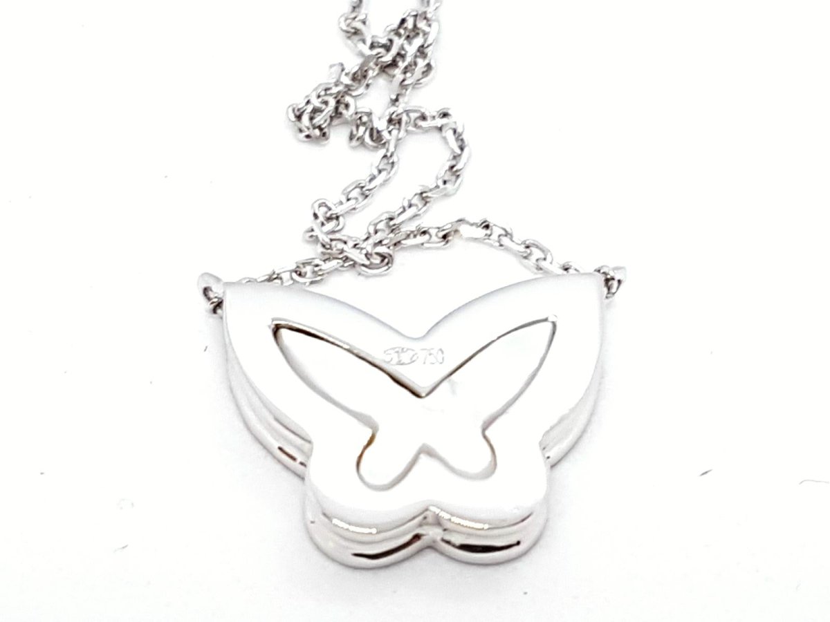 Collier Pendentif papillon en or blanc, nacre et diamant - Castafiore