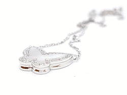 Collier Pendentif papillon en or blanc, nacre et diamant - Castafiore