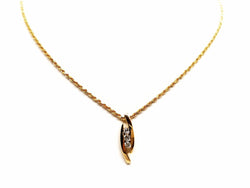 Collier Pendentif trilogie en or jaune et diamants - Castafiore