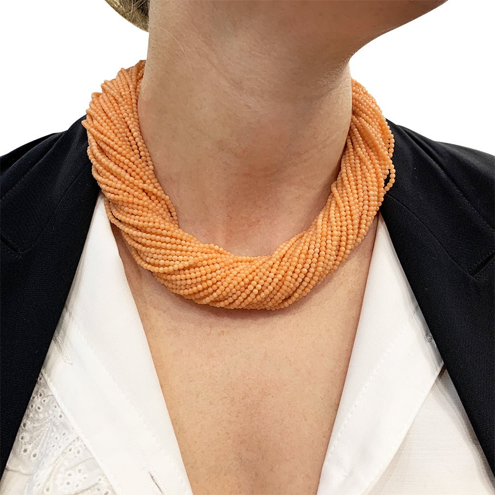 Collier VAN CLEEF & ARPELS en or jaune et corail - Castafiore