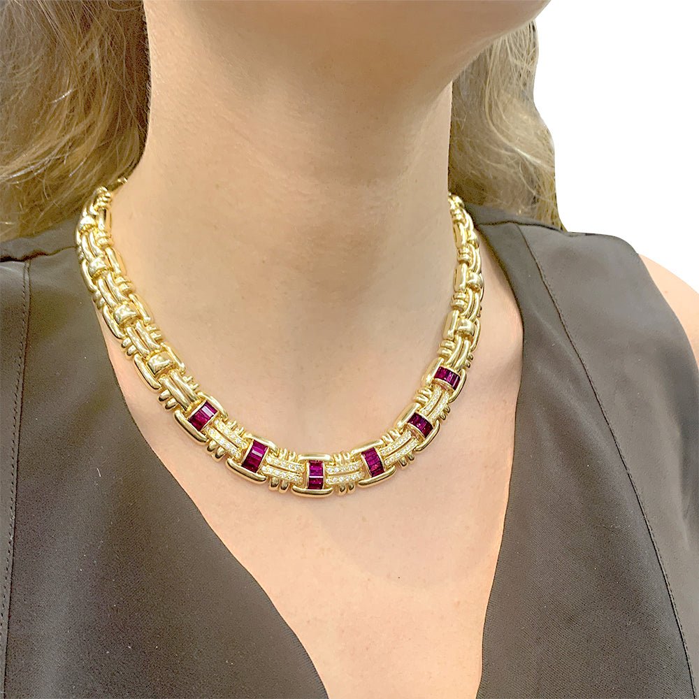 Collier Wempé en or jaune serti de rubis et de diamants - Castafiore