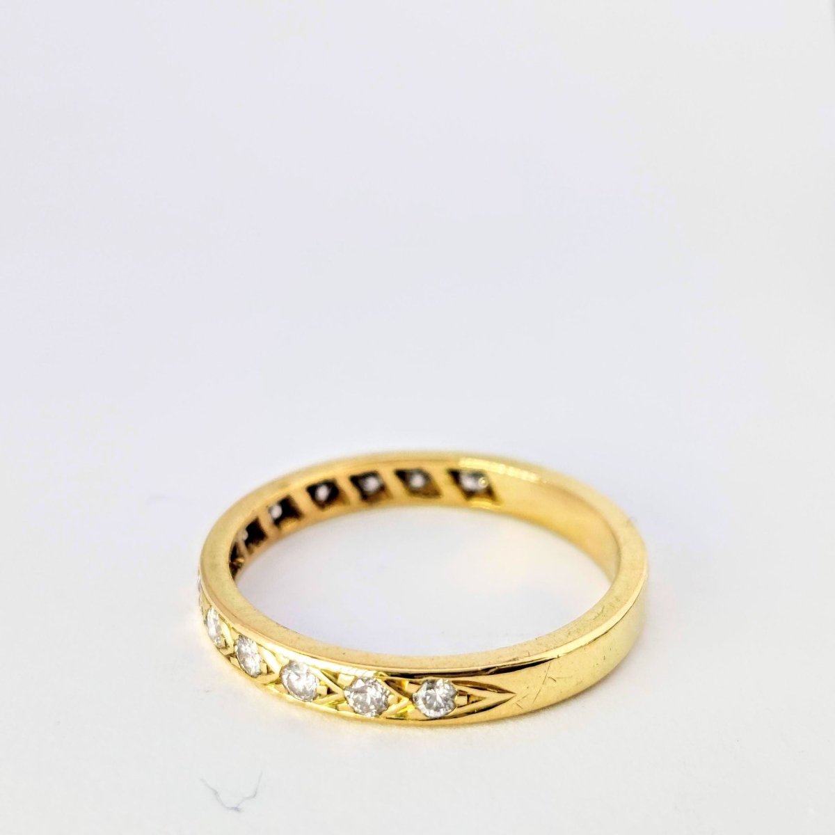 Demi-Alliance en or jaune et diamants - Castafiore