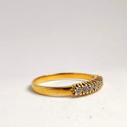 Demi-Alliance en or jaune et diamants - Castafiore