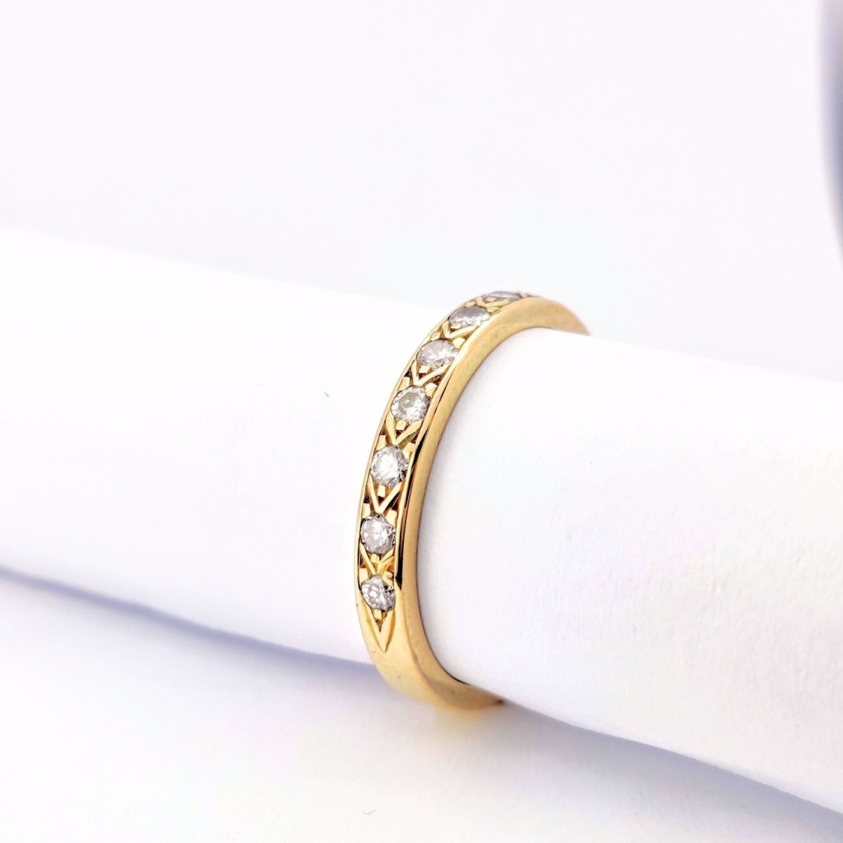 Demi-Alliance en or jaune et diamants - Castafiore