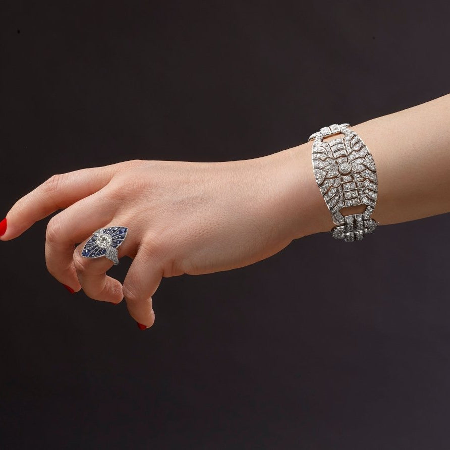 Exceptionnel bracelet Art Déco, platine et diamants - Castafiore
