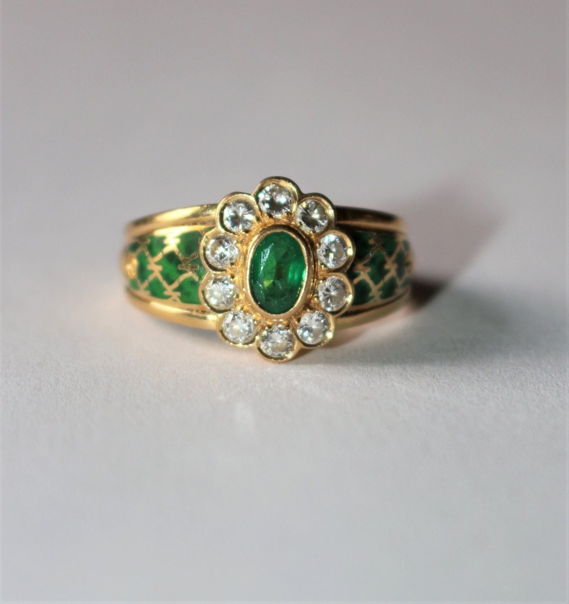 Korloff Bague Marguerite émeraude Diamants - Castafiore