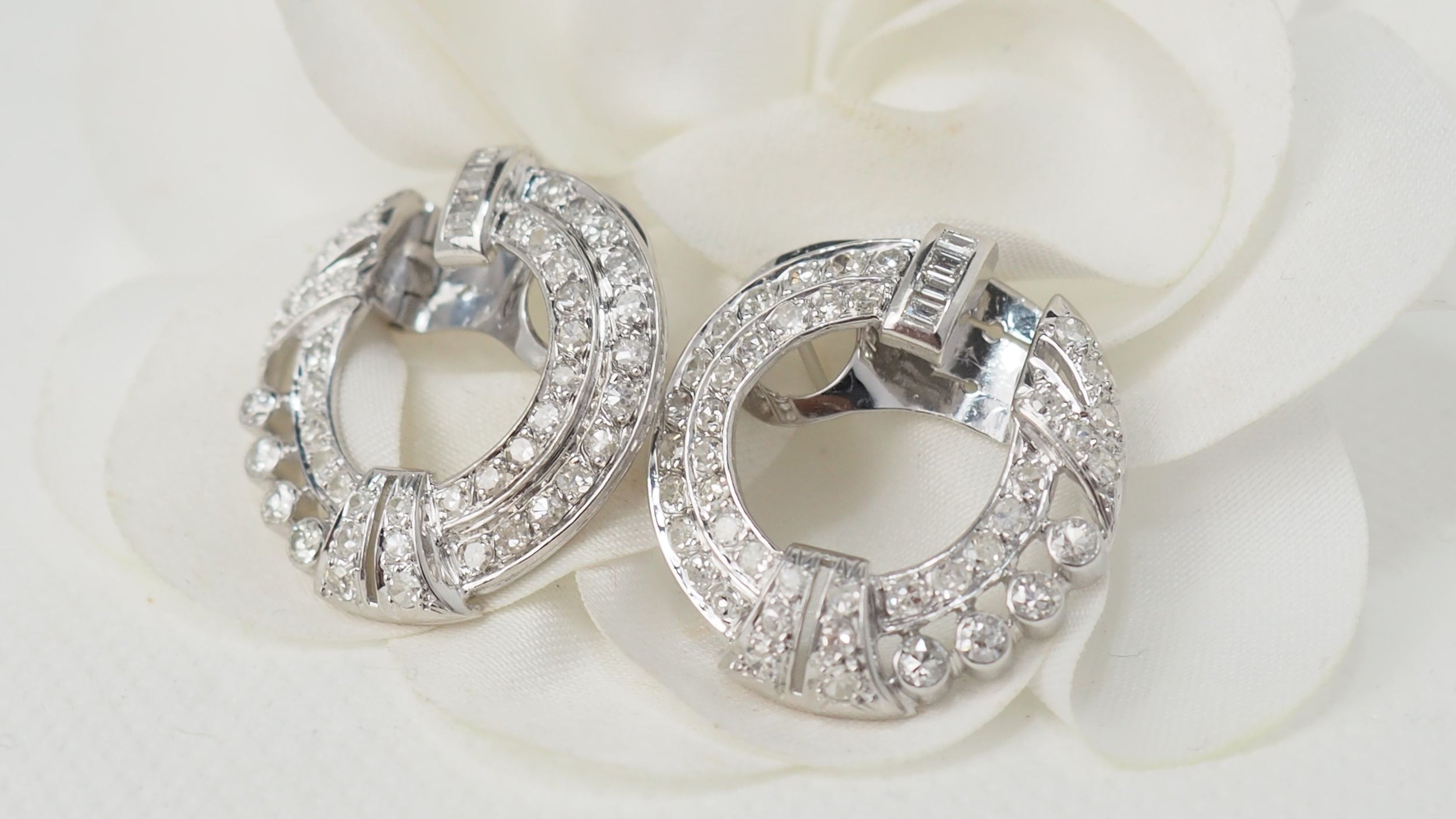 Boucles d'oreilles en or blanc et diamants