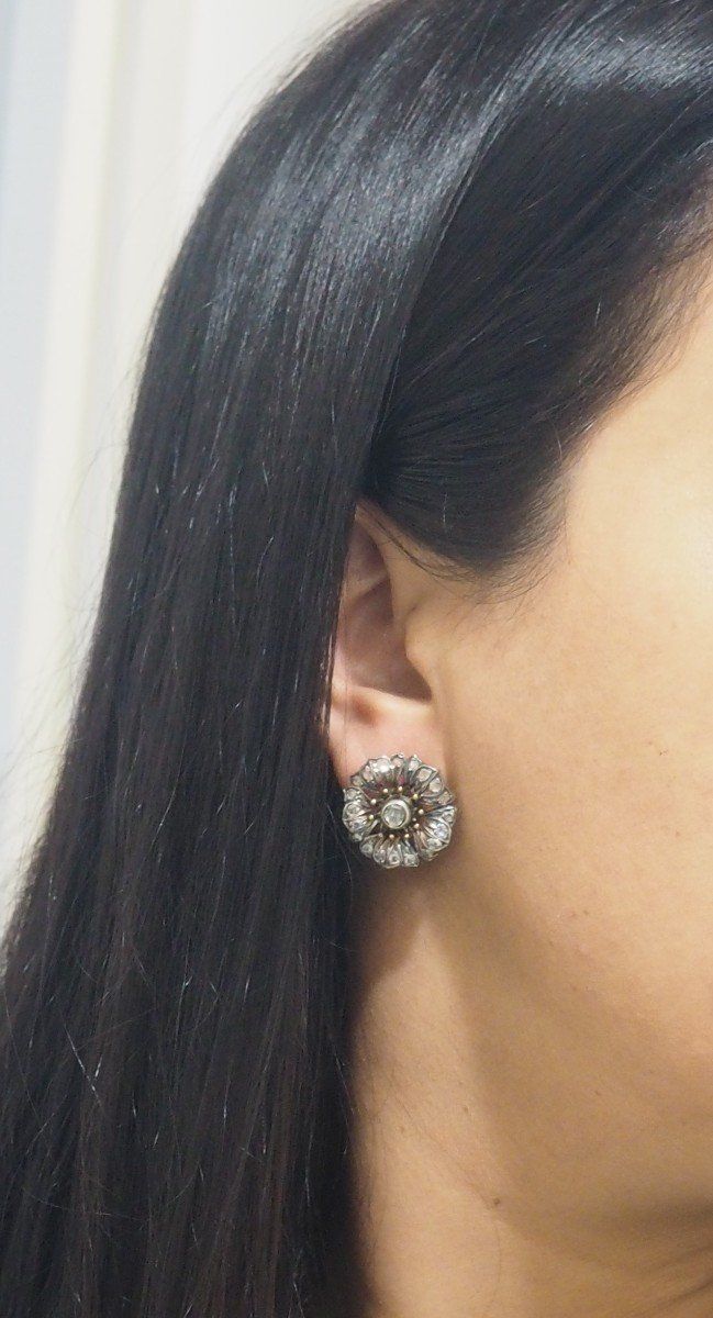Boucles d'Oreilles Anciennes En Or Jaune Et Argent Ornées De Diamants
