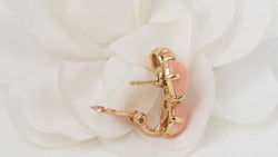 Boucles d'oreilles en or jaune, Cabochons de corail et diamants