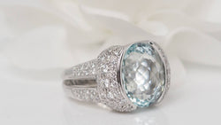 Bague en or blanc, aigue marine et diamants