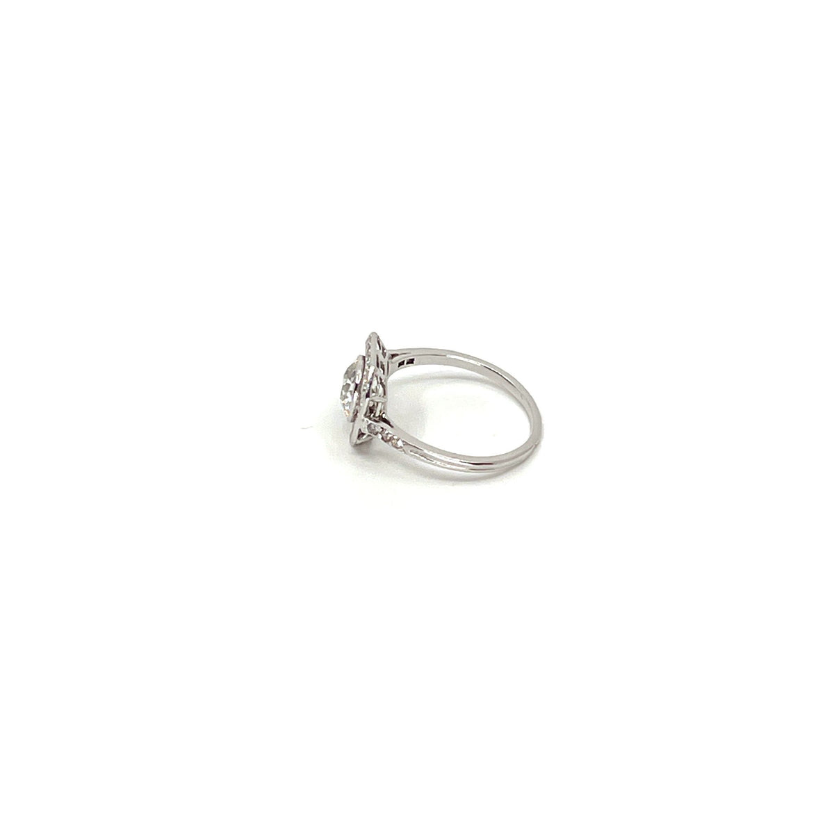 Bague Solitaire Art Déco en platine et diamant