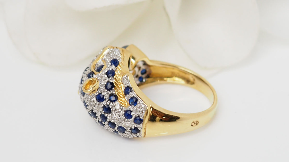 Bague Panthère en or jaune, saphirs et diamants
