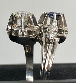 Ring in 18 carat gold, you and me in diamonds and Sapphire