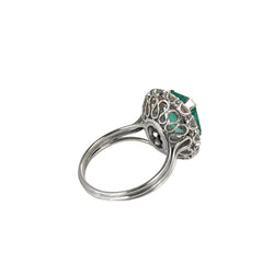 Pompadour ring in white gold, emerald and diamond