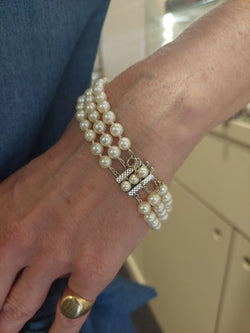 Bracelet 3 rangs et or blanc et perles de culture