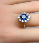 Bague marguerite en or 18 carats en saphir et diamants