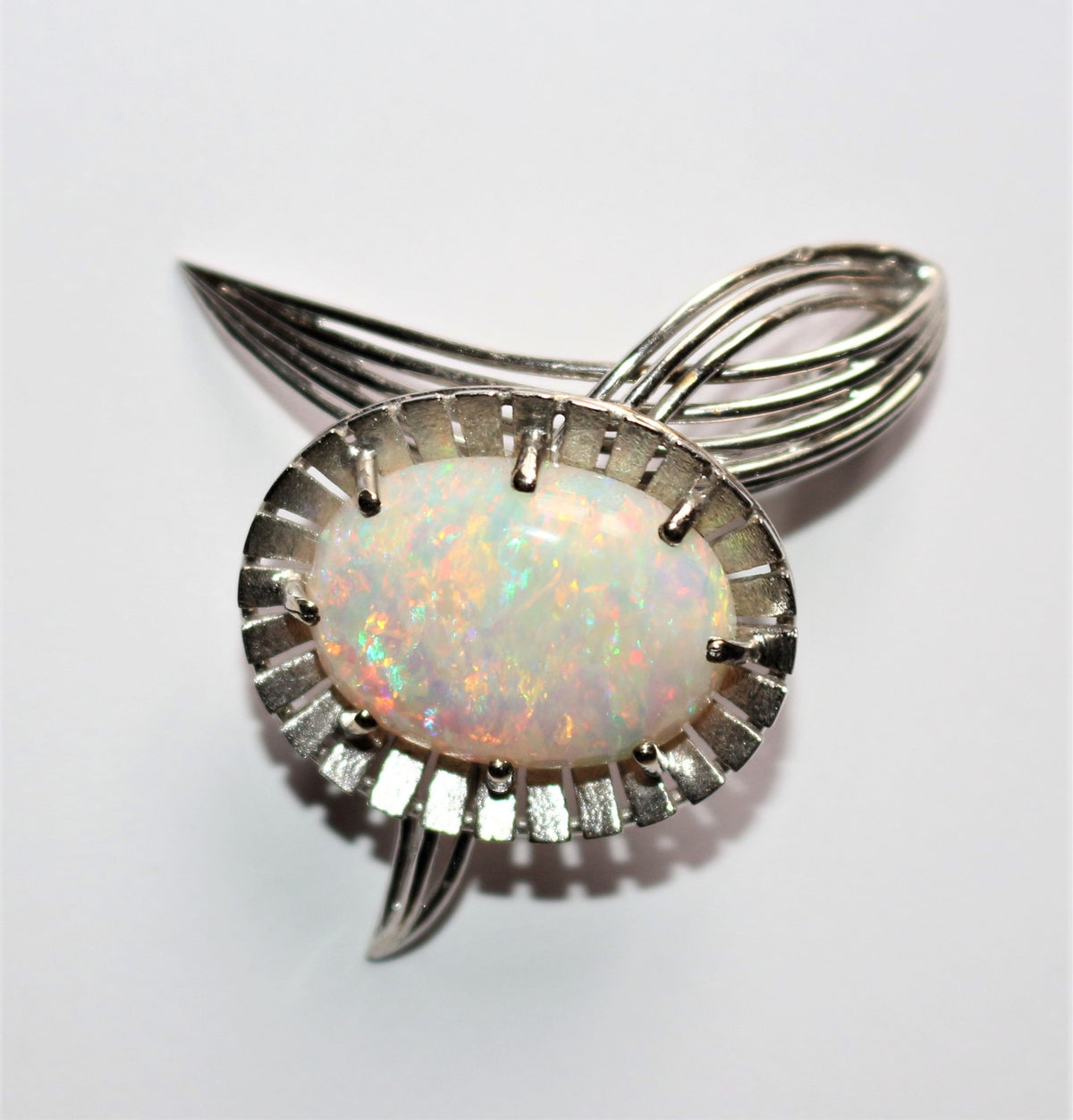 Broche Fleur Or Gris Et Opale blanche