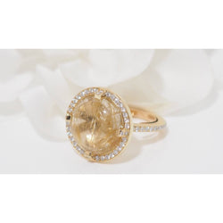 Bague CHAUMET Attrape Moi Galet en or jaune, Quartz rutile et diamants