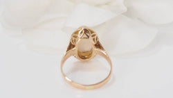 Bague en or rose et Opale