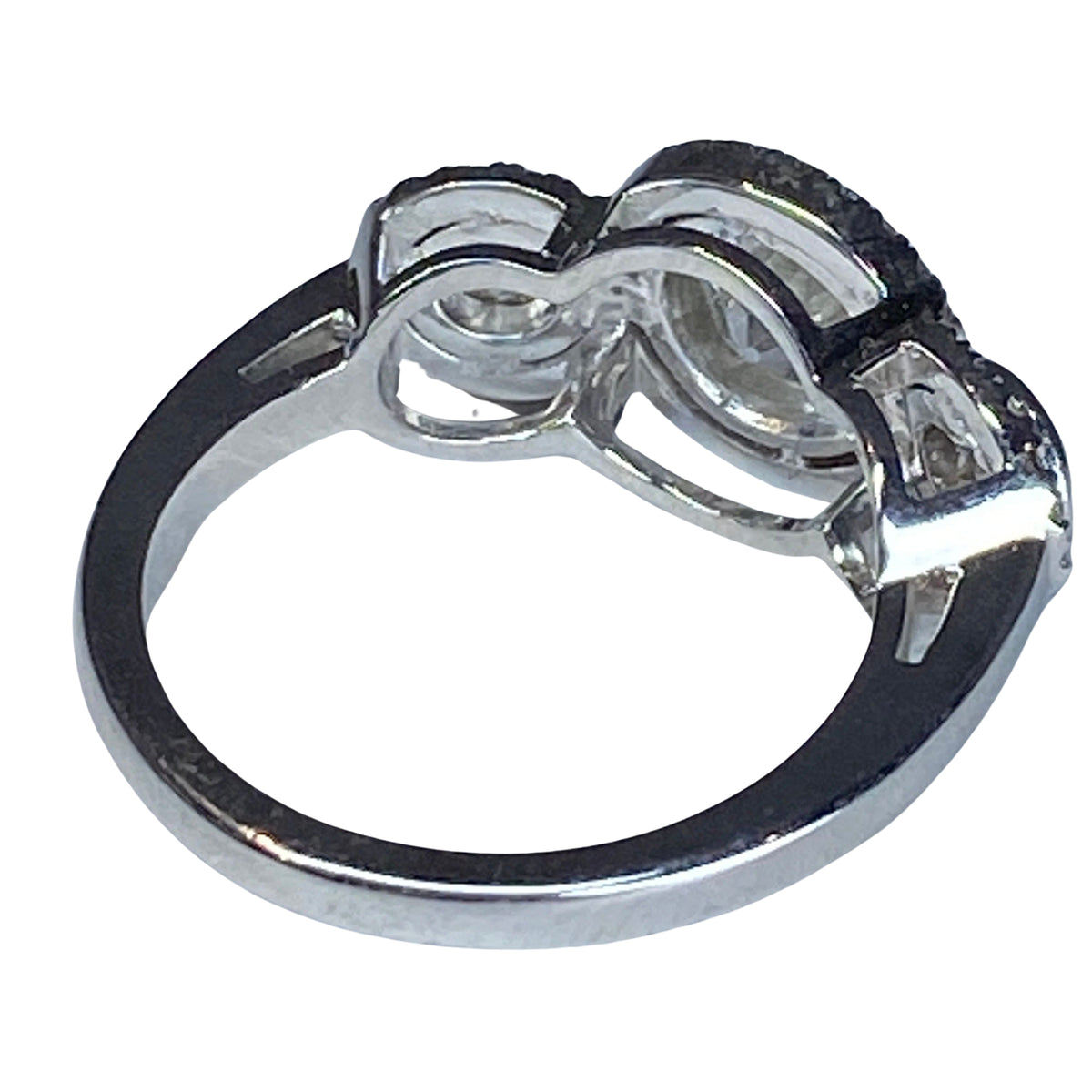 Bague en or 18 carats trilogie sertie de diamants