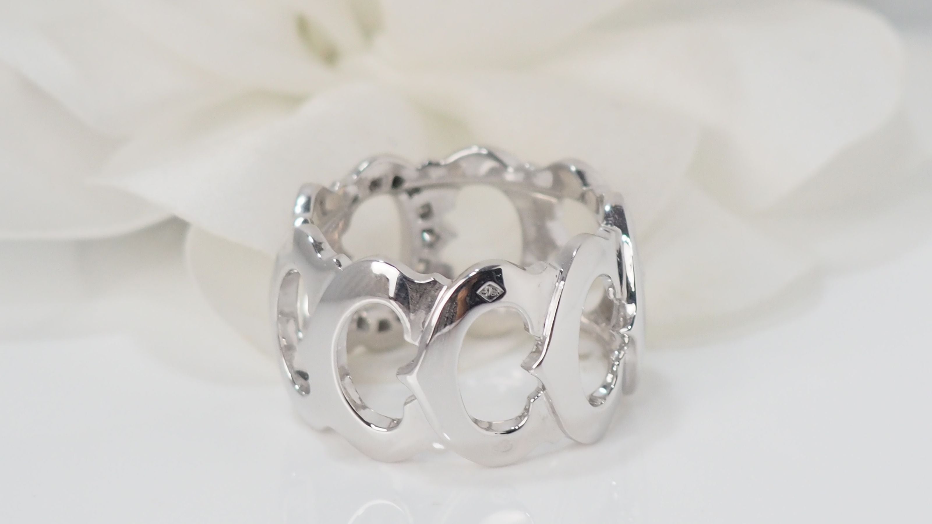 Bague collection C Cartier en or blanc et diamants