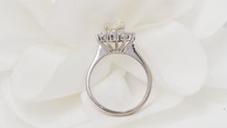 Daisy ring in white gold, opal and diamonds 