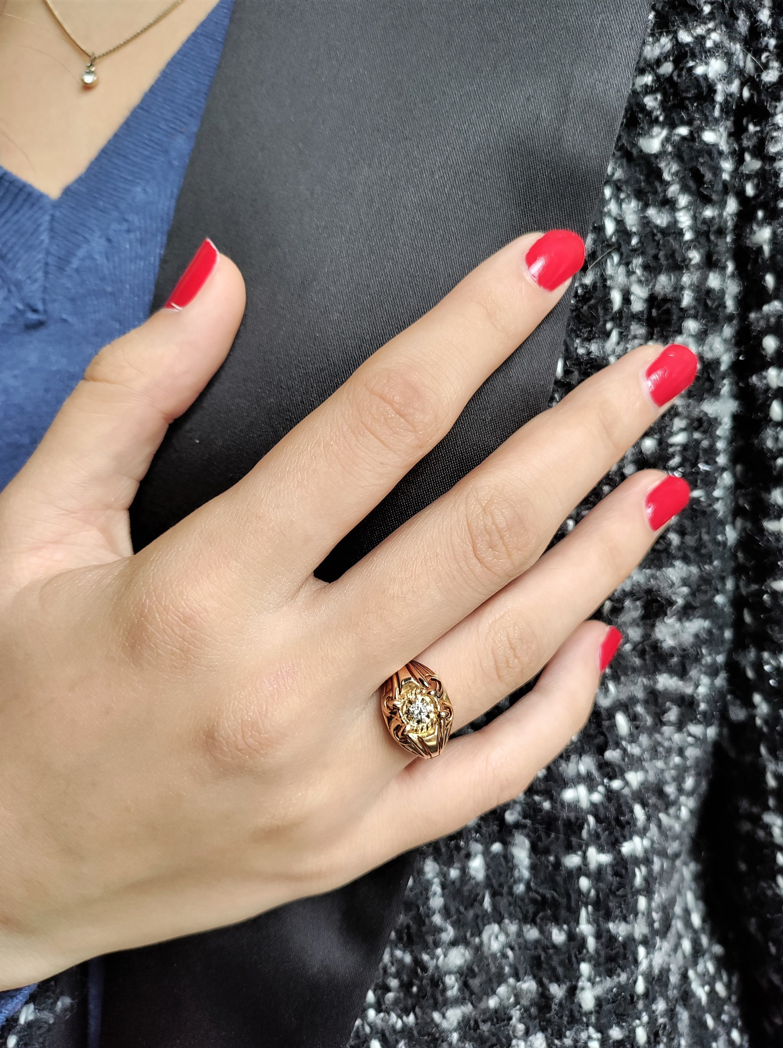 Bague Années 40 Godronnée Et Ajourée