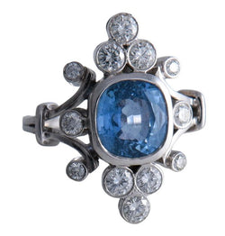 Bague marquise en or blanc, saphir de ceylan et diamants